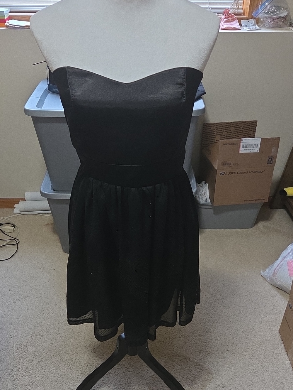 Strapless Black Party Dress with Sweetheart Neckline